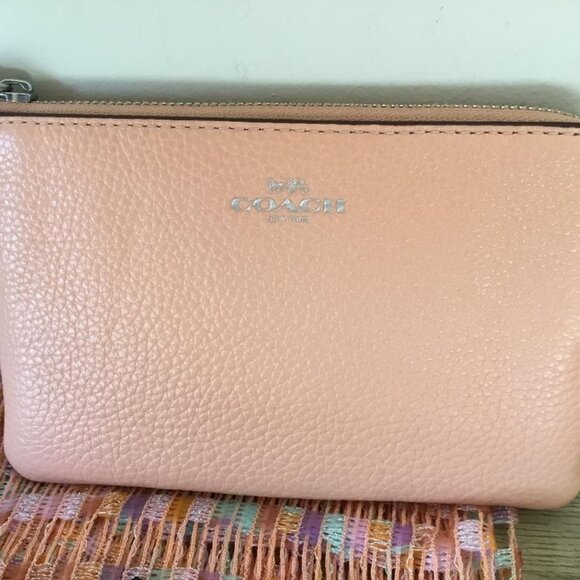 Coach Peach Leather Wristlet W/Beautiful Mesh Scarf and Pink Beaded Bracelet - Picture 4 of 6